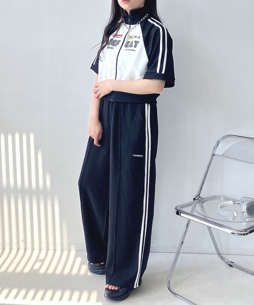 AS KNOW AS plus（アズノゥアズプラス）の「◎アソートトラック半袖ジャケット（ジャージ・レディース・ブラック系/グリーン系/アイボリー系/ホワイト系/アイボリー系2/サックスブルー系1/ブラック系1/アイボリー系1・FREE）」の18枚目の写真