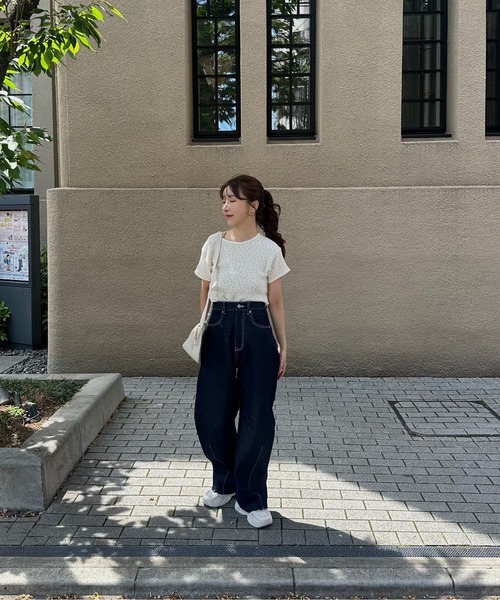 Amiur（エミレ）の「stitch line cocoon denim pants / ステッチ