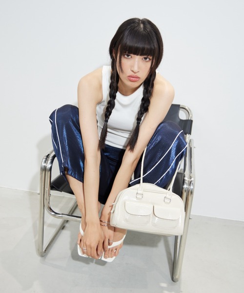 Naege(ナエジ)の「ダブルポケットボストンBAG(ショルダーバッグ・レディース・アイボリー/ブラック/ライトブルー/ブラウン・FREE)」の7枚目の写真