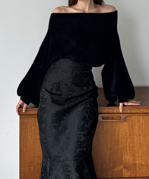 Louere(ルエレ)の「オフショルシャギーニット(ニット/セーター・レディース・アイボリー/ブラック/ピンクベージュ/チャコール/ブラウン・LARGE/MEDIUM)」の7枚目の写真