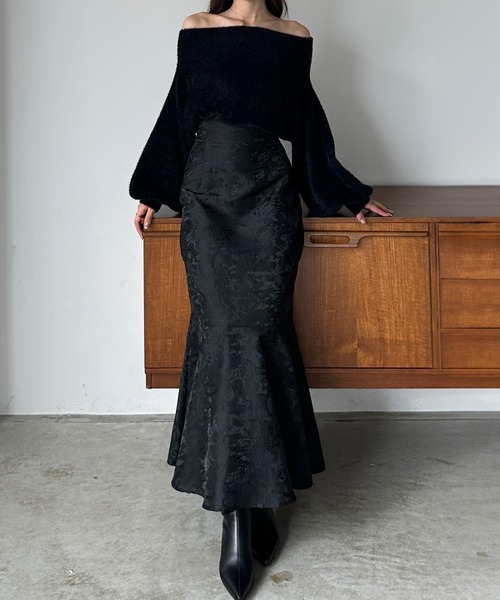 Louere(ルエレ)の「オフショルシャギーニット(ニット/セーター・レディース・アイボリー/ブラック/ピンクベージュ/チャコール/ブラウン・LARGE/MEDIUM)」の8枚目の写真