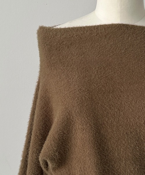 Louere(ルエレ)の「オフショルシャギーニット(ニット/セーター・レディース・アイボリー/ブラック/ピンクベージュ/チャコール/ブラウン・LARGE/MEDIUM)」の17枚目の写真
