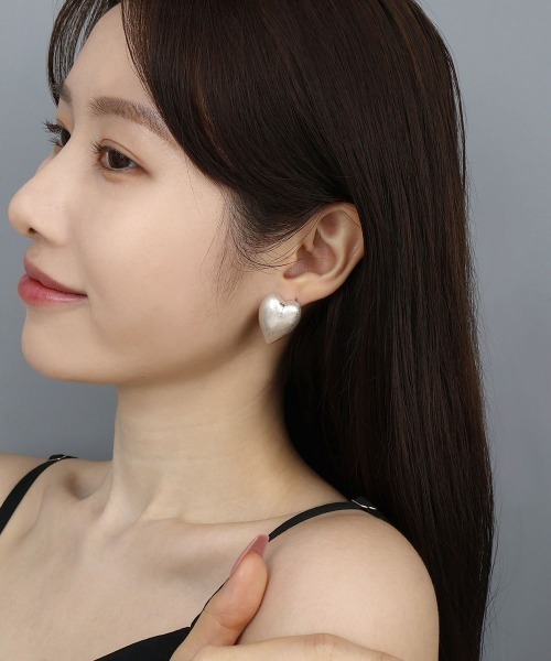 艶のあるチェコさん　　※イヤリング価格となっております img02_19ss-nh68.jpg