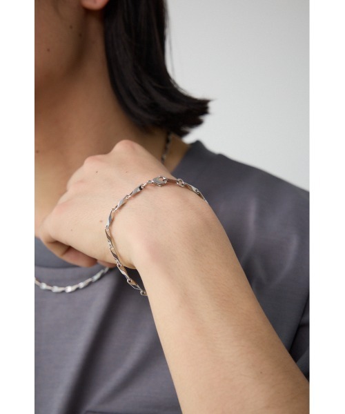 AZUL by moussy（アズールバイマウジー）の「アンギュラーチェーンブレスレット（ブレスレット・メンズ・シルバー/ゴールド・FREE）」の14枚目の写真