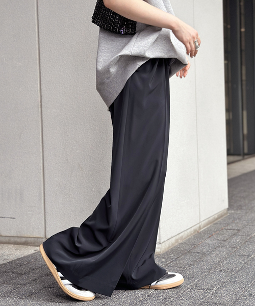 AP STUDIO（エーピーストゥディオ）の「リラクシングパンツ（スラックス・レディース・ネイビー・34/36/38）」の2枚目の写真