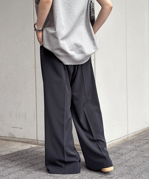 AP STUDIO（エーピーストゥディオ）の「リラクシングパンツ（スラックス・レディース・ネイビー・34/36/38）」の3枚目の写真