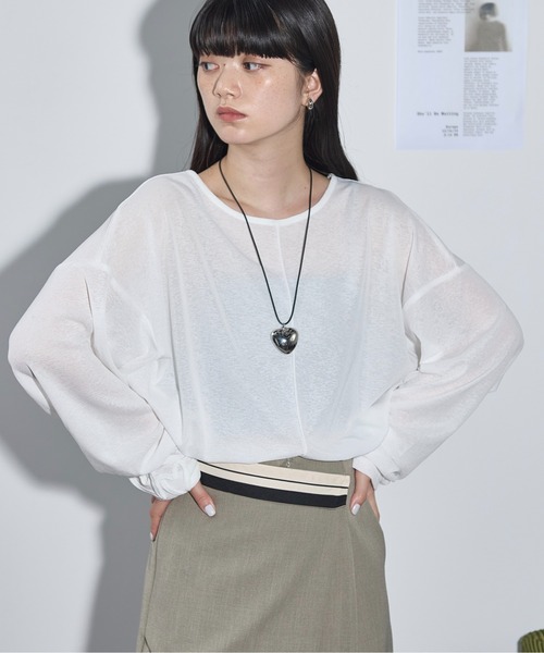 THE YOn(ザヨン)の「ハート刺繍ルーズフィットシアープルーオーバー(Tシャツ/カットソー・レディース・オフホワイト/ブラック/ボルドー・FREE)」の4枚目の写真