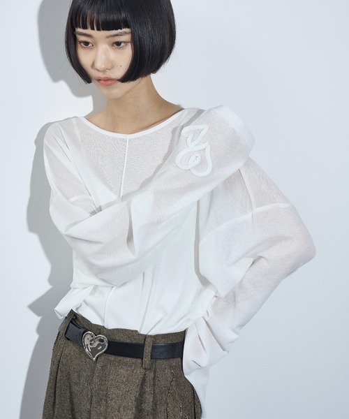 THE YOn(ザヨン)の「ハート刺繍ルーズフィットシアープルーオーバー(Tシャツ/カットソー・レディース・オフホワイト/ブラック/ボルドー・FREE)」の6枚目の写真