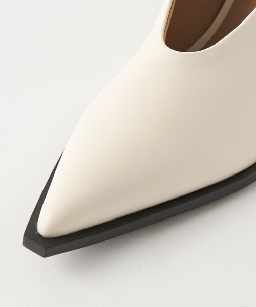 EMMEL REFINES（エメルリファインズ）の「＜EMMEL REFINES＞EM Vカット ポインテッド パンプス（パンプス・レディース・ブラウン/ブラック/オフホワイト・M/S/L）」の6枚目の写真