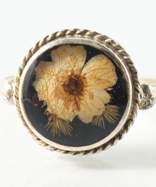 GUSTAVO(グスタボ)の「Gustavo Flower Wreath Ring S-24- AJUZ-09(リング・レディース・レッド/ホワイト/イエロー/ブラック/ブルー・8)」の8枚目の写真