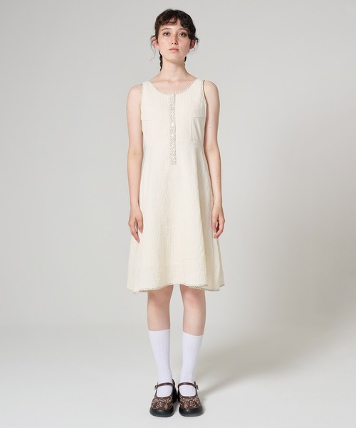 TINA：JOJUN（ティーナジョジュン）の「ドッキング フレアワンピース TINA：JOJUN（ワンピース・レディース・ブラック/アイボリー・M）」の6枚目の写真