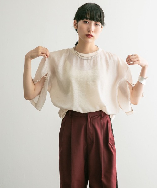 KBF（ケイビーエフ）の「シャイニールーズプルオーバー（Tシャツ/カットソー・レディース・ライトベージュ/ネイビー・ONE）」の11枚目の写真