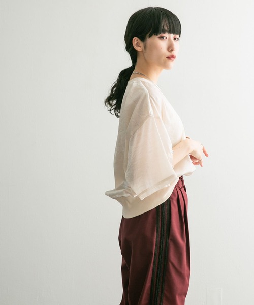 KBF（ケイビーエフ）の「シャイニールーズプルオーバー（Tシャツ/カットソー・レディース・ライトベージュ/ネイビー・ONE）」の14枚目の写真