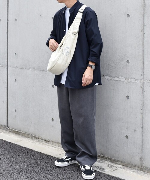 SHIPS any(シップス エニィ)の「SHIPS any: リップストップ ナイロン ロゴ 刺繍 クレッセント ショルダーバッグ◇(ショルダーバッグ・メンズ・ブラック/ナチュラル/チャコールグレー/ブラウン・ONE SIZE)」の5枚目の写真