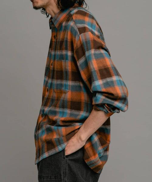 URBAN RESEARCH Sonny Label（アーバンリサーチサニーレーベル）の「リラックスフィットチェックレギュラーシャツ（シャツ/ブラウス・メンズ・グレー系その他/ブラウン系その他/ブラック系その他・MEDIUM/LARGE）」の14枚目の写真