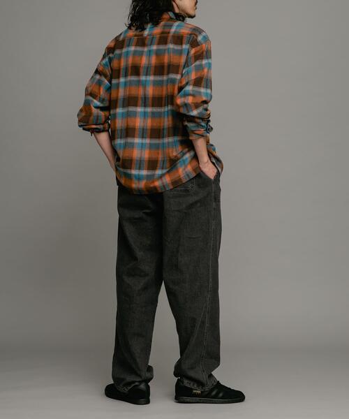 URBAN RESEARCH Sonny Label（アーバンリサーチサニーレーベル）の「リラックスフィットチェックレギュラーシャツ（シャツ/ブラウス・メンズ・グレー系その他/ブラウン系その他/ブラック系その他・MEDIUM/LARGE）」の19枚目の写真