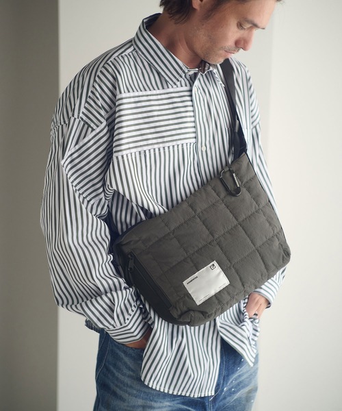 ADAM PATEK（アダムパテック）の「mko12281-square quilt middle shoulder bag ショルダーバッグ（ショルダーバッグ・メンズ・カーキ/ブラック/グレー・FREE）」の3枚目の写真