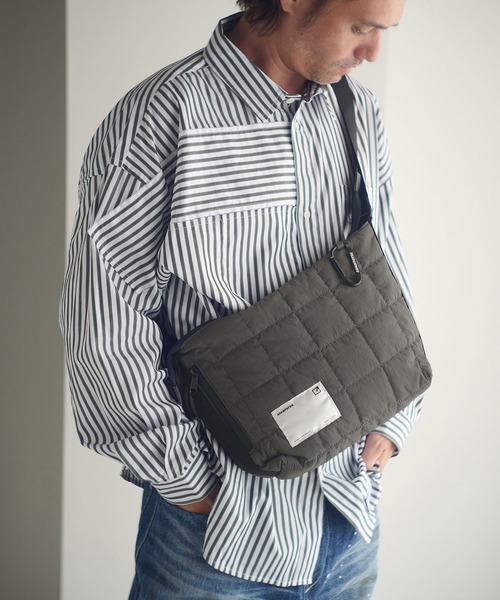 ADAM PATEK（アダムパテック）の「mko12281-square quilt middle shoulder bag ショルダーバッグ（ショルダーバッグ・メンズ・カーキ/ブラック/グレー・FREE）」の7枚目の写真