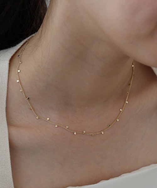 BLUEEAST(ブルーイースト)の「プレートドットネックレス / ニッケルフリー(ネックレス・レディース・ゴールド/シルバー・FREE)」の2枚目の写真