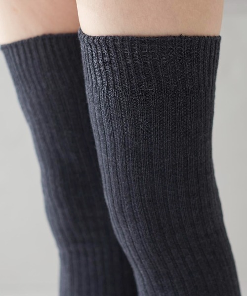 tutuanna(チュチュアンナ)の「リブオーバーニーソックス60cm丈(ソックス/靴下・レディース・キナリ/サンドベージュ/チャコール/ブラック/オフホワイト/グレー・M)」の12枚目の写真