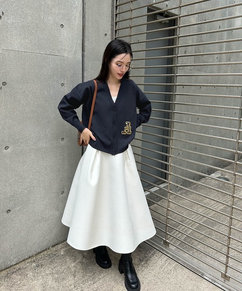セール】イニシャルロゴ刺繍Vネックニットカーディガン