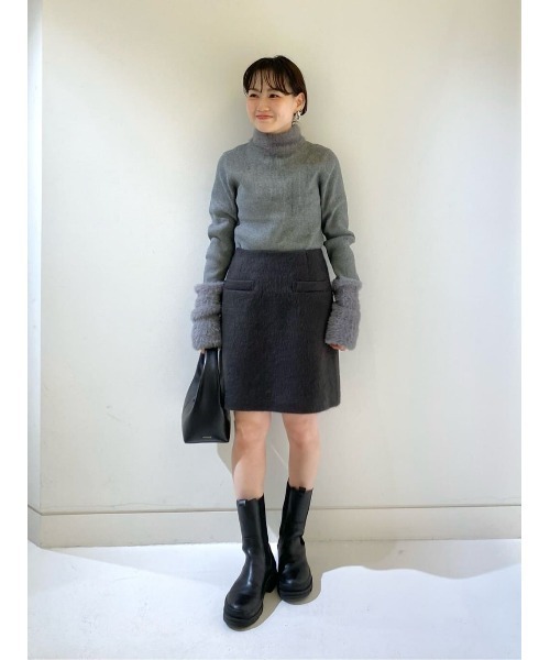 LOULOU WILLOUGHBY（ルルウィルビー）の「◇【LOULOU WILLOUGHBY】ファーアクセントプルオーバー（ニット/セーター・レディース・グレー系その他/ブラック/オフホワイト・2）」の12枚目の写真