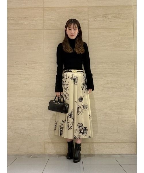LOULOU WILLOUGHBY（ルルウィルビー）の「◇【LOULOU WILLOUGHBY】ファーアクセントプルオーバー（ニット/セーター・レディース・グレー系その他/ブラック/オフホワイト・2）」の10枚目の写真