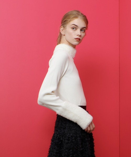 LOULOU WILLOUGHBY（ルルウィルビー）の「◇【LOULOU WILLOUGHBY】ファーアクセントプルオーバー（ニット/セーター・レディース・グレー系その他/ブラック/オフホワイト・2）」の14枚目の写真