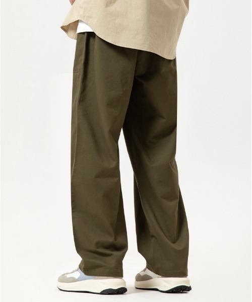 B'day(ビーデイ)の「【 B'day / ビーデー 】ツイルイージーバレルレッグパンツ(チノパンツ・メンズ・ベージュ/オリーブ/ブラック・MEDIUM/LARGE)」の8枚目の写真