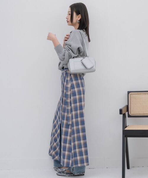 kivi(キヴィ)の「ポーチツキハンドバッグ(ショルダーバッグ・レディース・ブラック/レッド/シルバー・ONE SIZE)」の11枚目の写真