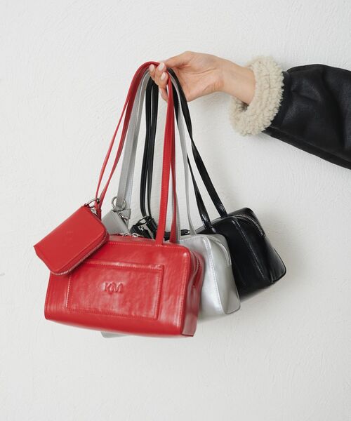 kivi(キヴィ)の「ポーチツキハンドバッグ(ショルダーバッグ・レディース・ブラック/レッド/シルバー・ONE SIZE)」の12枚目の写真