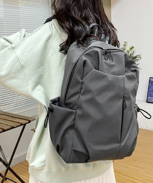 Teem Store(チームストア)の「【A4対応】【大容量】シンプル通勤通学リュックサック 新生活 レディース ユニセックス(バックパック/リュック・レディース・ブラック/アイボリー/グレー・F)」の3枚目の写真