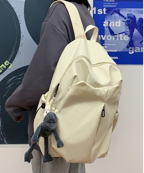 Teem Store(チームストア)の「【A4対応】【大容量】シンプル通勤通学リュックサック 新生活 レディース ユニセックス(バックパック/リュック・レディース・ブラック/アイボリー/グレー・F)」の5枚目の写真