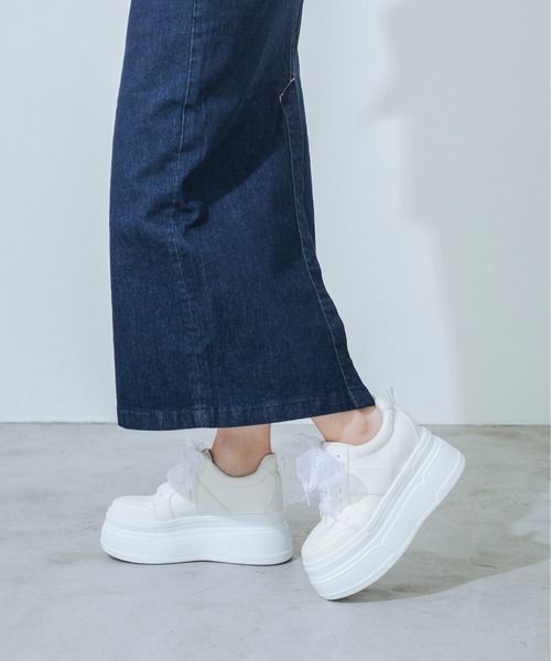 EVOL（イーボル）の「【XS-LLサイズ展開・軽量】2WAY8cm厚底レースアップシューズ IY5734（スニーカー・レディース・グレー/ブラック/ホワイト/ダークグレー/ブラウン・M/S/L/XS/LL）」の16枚目の写真