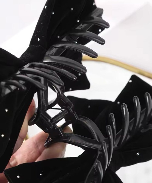 Port（ポート）の「【 Port / ポート 】 ベロア ビッグ リボン バンスクリップ（バレッタ/ヘアクリップ・レディース・ブラック/ブラック系その他/バーガンディー/ボルドー/ブラウン/ピンク/レッド系その他・FREE）」の10枚目の写真