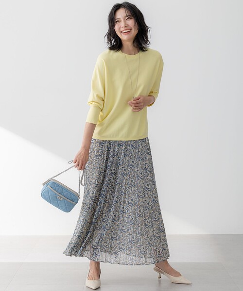 23区(ニジュウサンク)の「【洗える】シアーヘリンボーンプリント プリーツ スカート(スカート・レディース・オレンジ系5/ブルー系5・38/36/40)」の11枚目の写真