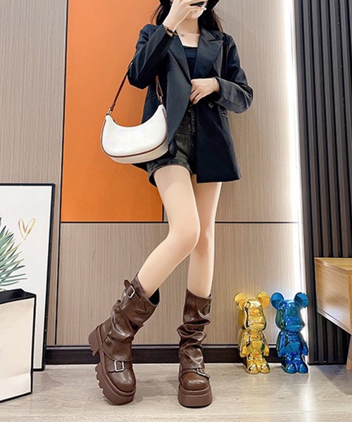 Lace Ladies（レースレディース）の「ベルト付き ルーズ 厚底 ミドル カバー ブーツ（ブーツ・レディース・ブラック/ブラウン・23.5cm/23cm/22.5cm/25cm/24cm/24.5cm）」の11枚目の写真