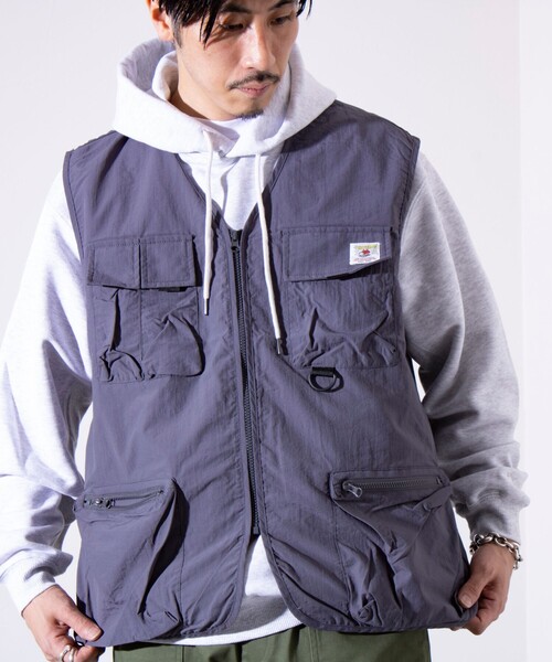 FREDY MAC（フレディーマック）の「【FREDYMAC/フレディマック】ナイロン フィッシングベスト（ベスト・メンズ・チャコールグレー/アイボリー・M/L）」の4枚目の写真