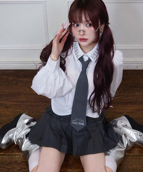 FickleBebe(フィクルベベ)の「デザインヘムクロップドシャツ(シャツ/ブラウス・レディース・ブラック/ホワイト・FREE)」の21枚目の写真