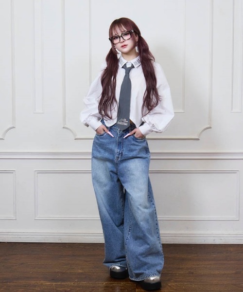 FickleBebe(フィクルベベ)の「デザインヘムクロップドシャツ(シャツ/ブラウス・レディース・ブラック/ホワイト・FREE)」の18枚目の写真