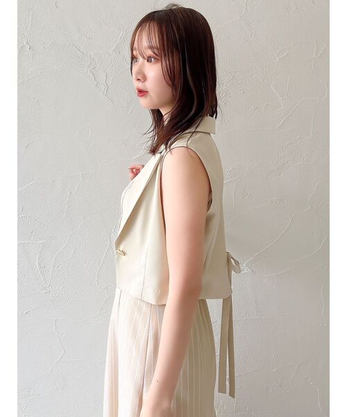 dazzlin(ダズリン)の「クロップドジレセットアップ(ワンピース・レディース・イエロー/ブラック・SMALL/MEDIUM)」の6枚目の写真