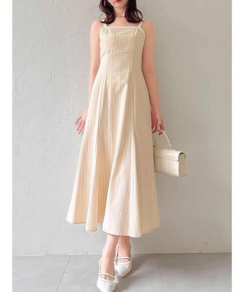 dazzlin(ダズリン)の「クロップドジレセットアップ(ワンピース・レディース・イエロー/ブラック・SMALL/MEDIUM)」の9枚目の写真
