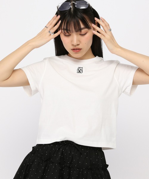 AMESWORLDWIDE(アメスワールドワイド)の「AMES WORLDWIDE /スモールロゴクロップT(Tシャツ/カットソー・レディース・ブルー/チャコール/ホワイト/レッド・FREE)」の2枚目の写真
