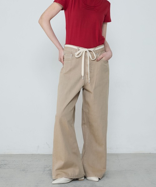 le ELMi(ルエルミ)の「Shoelace belt loose denim pants / シューレースベルト ルーズデニムパンツ(デニムパンツ・レディース・ベージュ/グレー/サックスブルー/ブルー・FREE)」の2枚目の写真