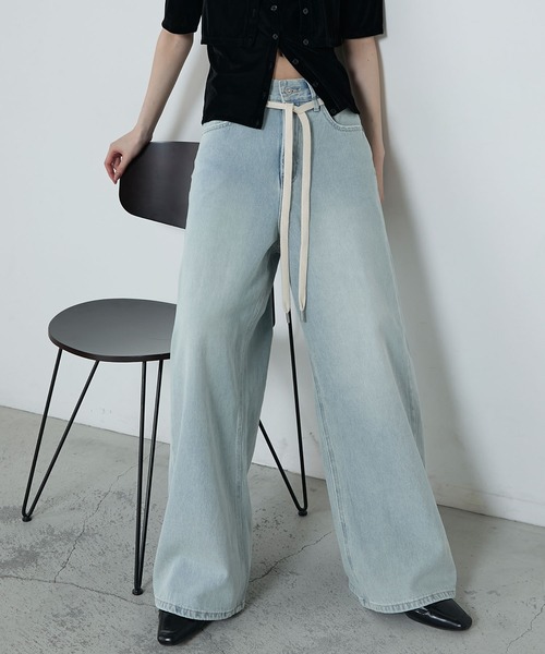 le ELMi(ルエルミ)の「Shoelace belt loose denim pants / シューレースベルト ルーズデニムパンツ(デニムパンツ・レディース・ベージュ/グレー/サックスブルー/ブルー・FREE)」の3枚目の写真