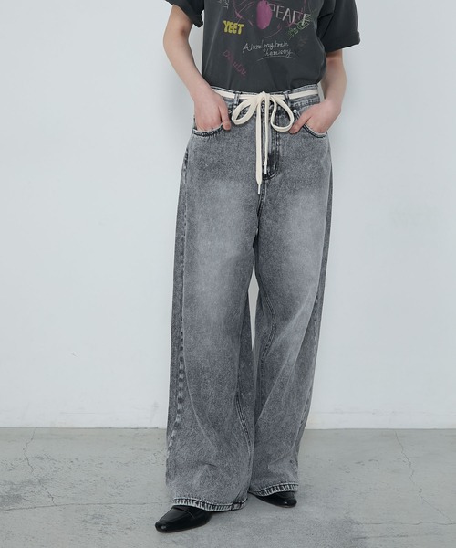le ELMi（ルエルミ）の「Shoelace belt loose denim pants / シュー