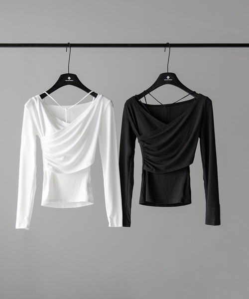 me+em select(ミームセレクト)の「【 2点セット 】Y-ストラップスリムギャザーレイヤードトップス / Y-strap slim gather layered tops(アンサンブル・レディース・ホワイト/ブラック・FREE)」の4枚目の写真