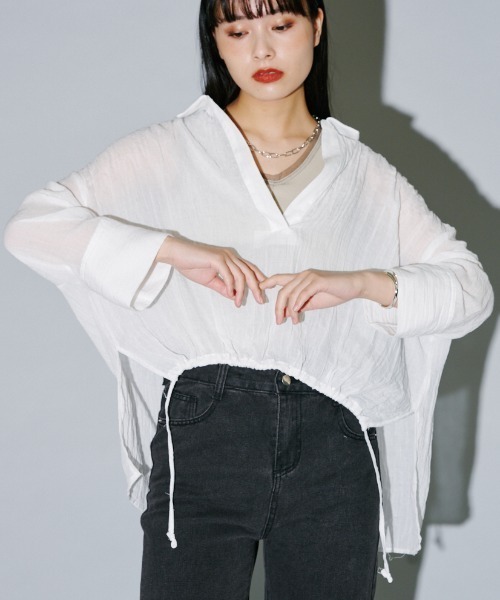 terrace(テラス)の「フラッフィードロストスキッパーブラウス(シャツ/ブラウス・レディース・グレイッシュベージュ/ブラック/オフホワイト・MEDIUM)」の2枚目の写真