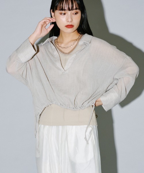 terrace(テラス)の「フラッフィードロストスキッパーブラウス(シャツ/ブラウス・レディース・グレイッシュベージュ/ブラック/オフホワイト・MEDIUM)」の3枚目の写真