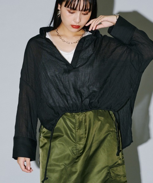 terrace(テラス)の「フラッフィードロストスキッパーブラウス(シャツ/ブラウス・レディース・グレイッシュベージュ/ブラック/オフホワイト・MEDIUM)」の1枚目の写真